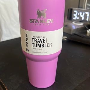 Stanley 30 ounce travel tumbler.